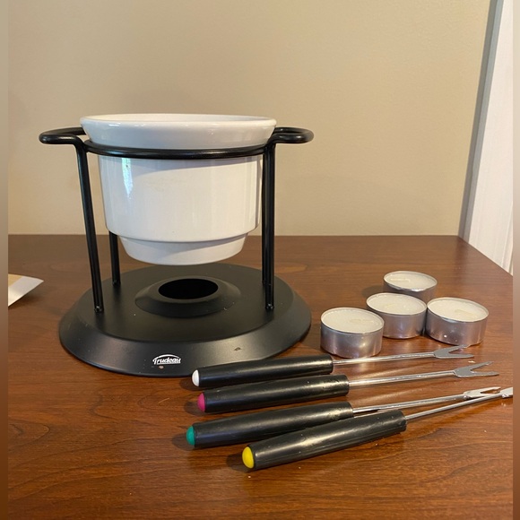 Trudeau 7 piece chocolate fondue set newin box. 14 oz stoneware, all inclusive. - Picture 7 of 14